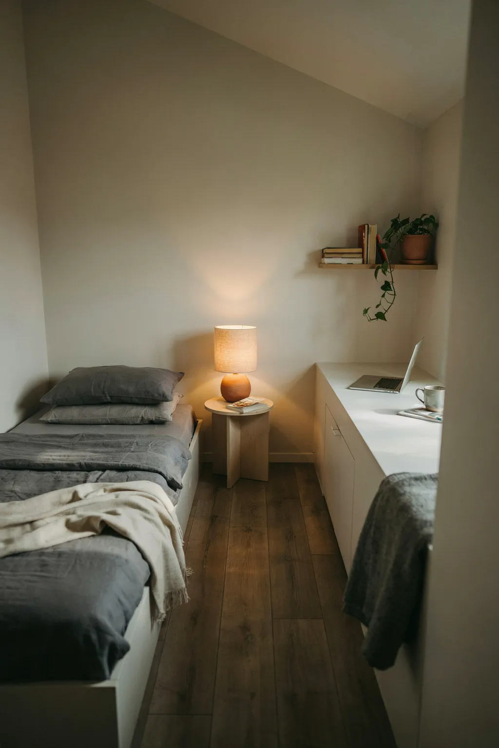 Low Bed Plus Built-In Desk