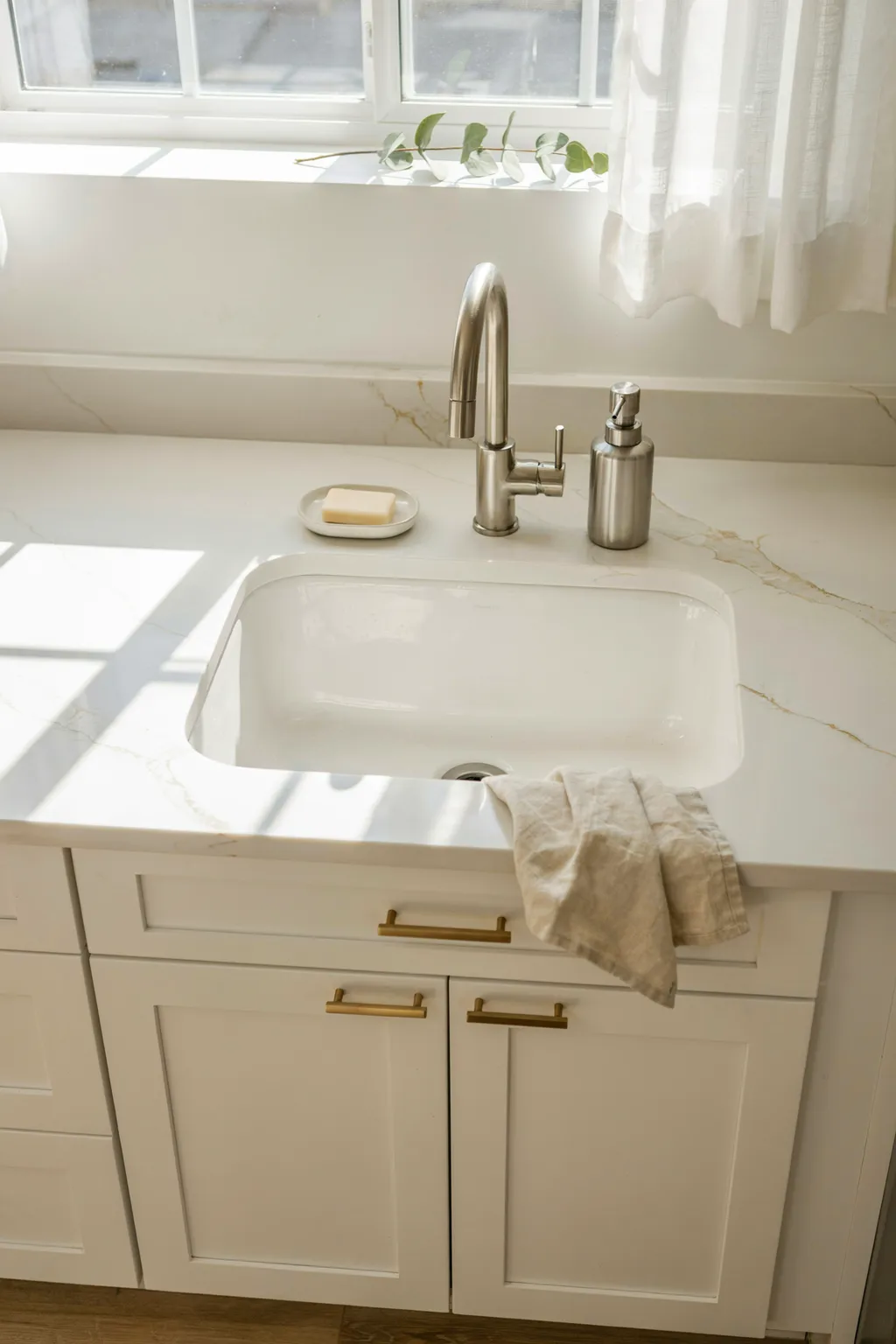 White Composite Sink Marble Quartz Countertop