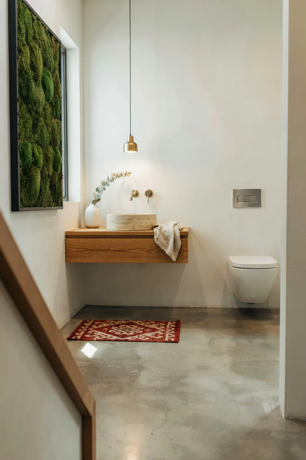 A Living Green Wall In The Bath