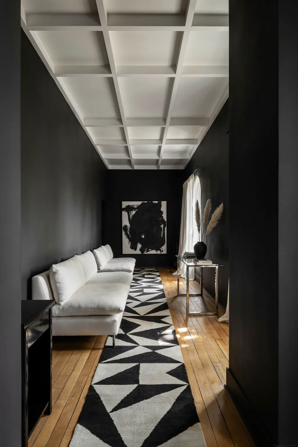 Bold Black-and-White Long Room