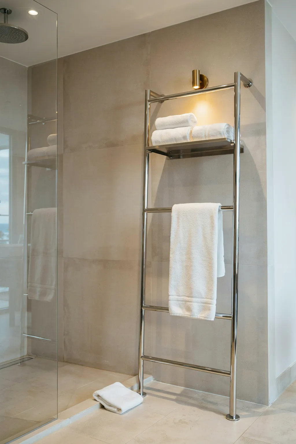 Multi-Level Rail With Shelf