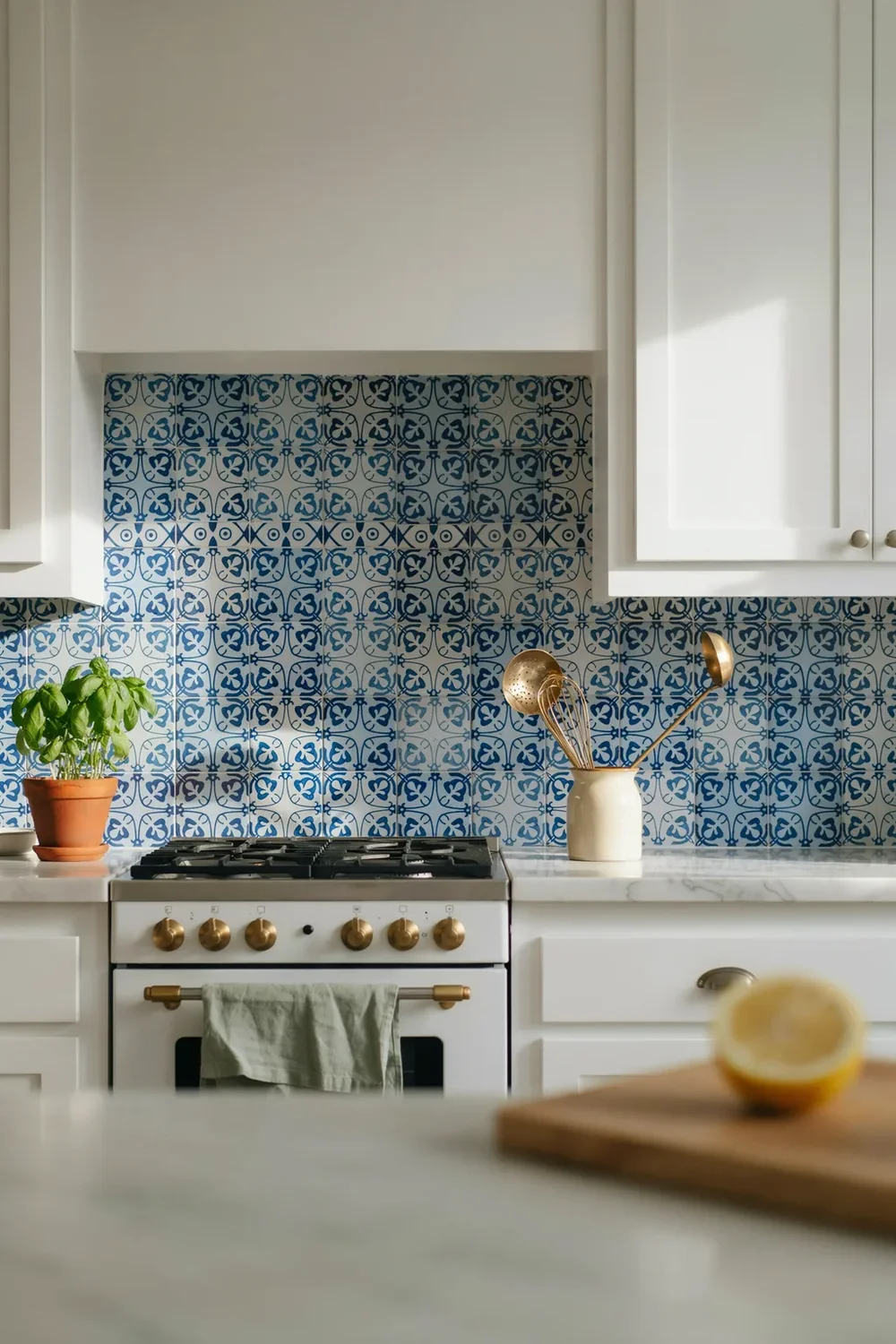 Blue-and-White Backsplash Ideas