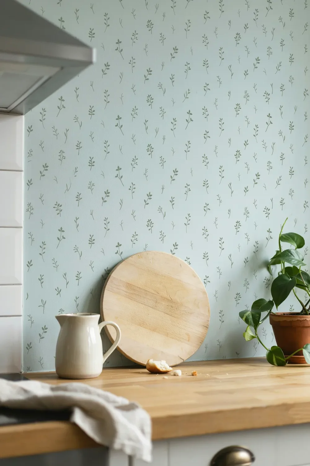 In Bathrooms and Kitchens, Finish Beats Shade