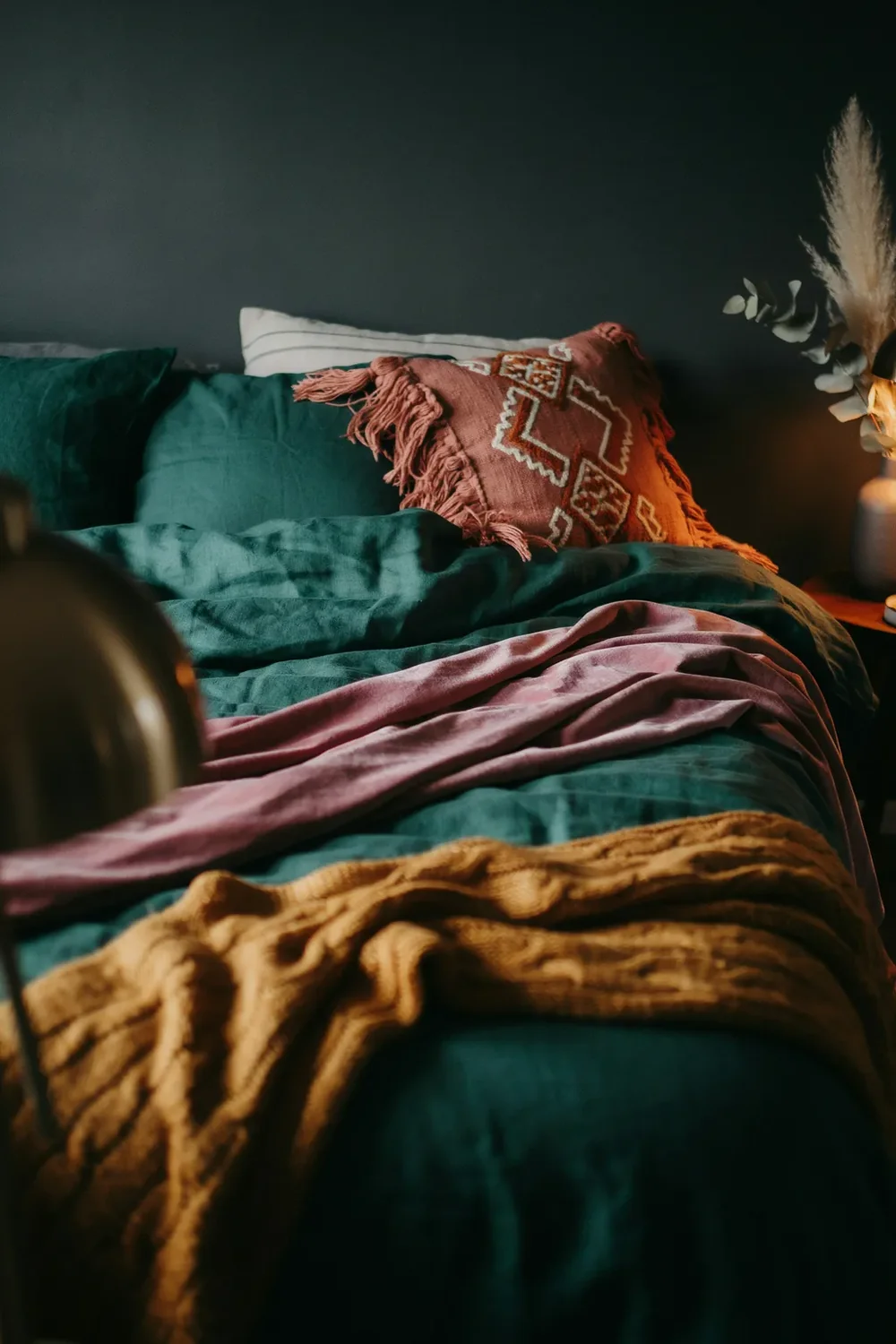 Layer the Bed in Five Textured Pieces