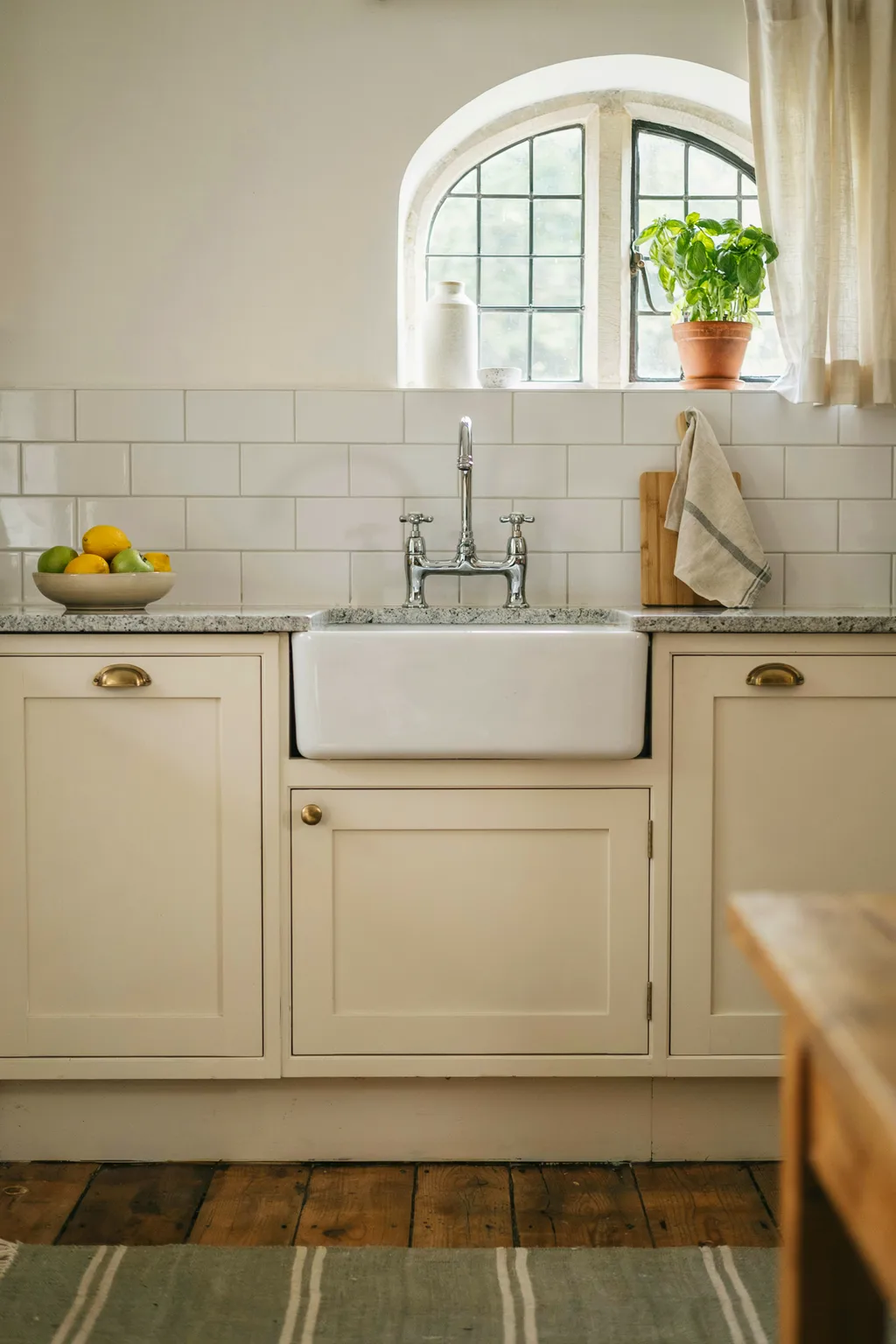 Granite And Belfast Sink Kitchen