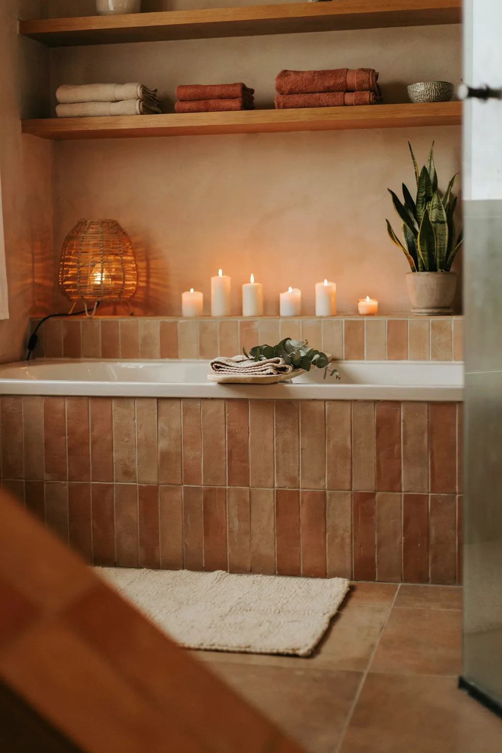 Candle-Lined Tub Ledge Spa Idea